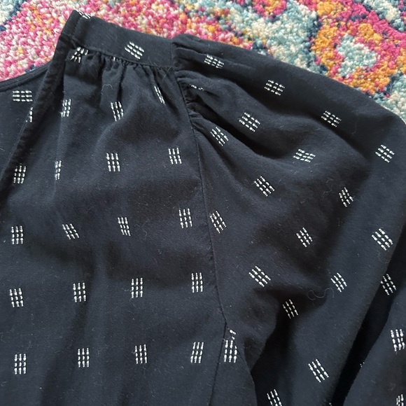 Madewell | Women’s black v-neck snap/button front puffer sleeve top, size XS - Picture 10 of 16